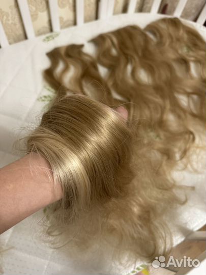 Волосы на заколках