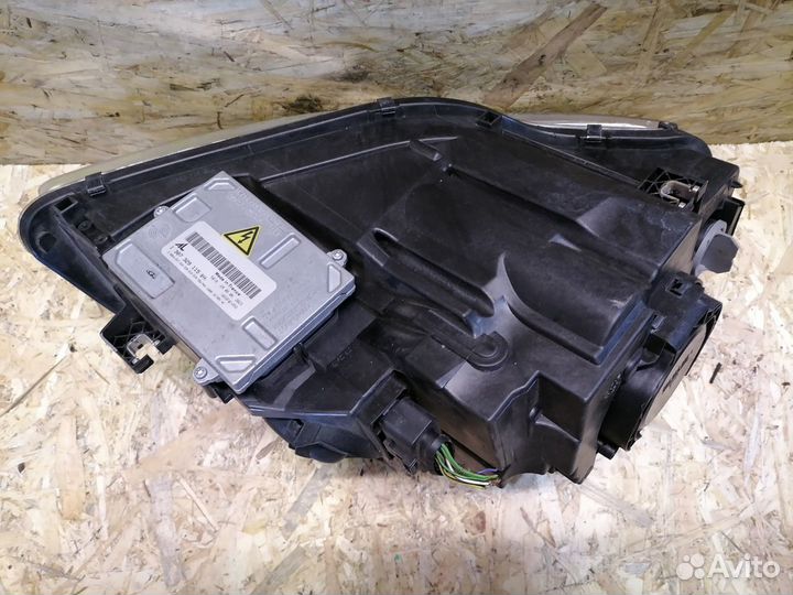 Фара левая Audi A4 B7 ксенон