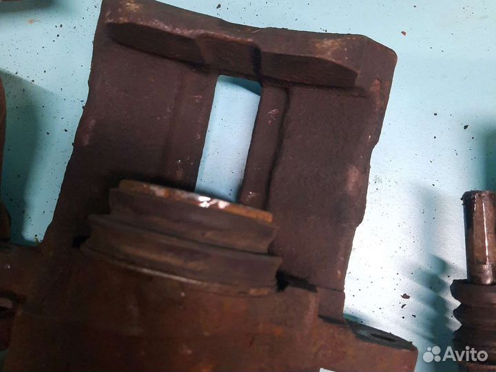 Передний тормозной суппорт Renault megane 1