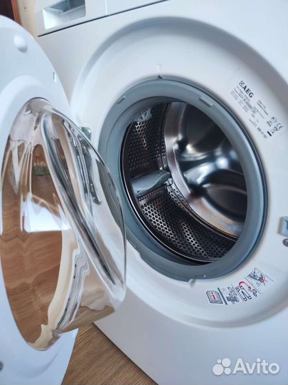 Стиральная машина AEG, узкая, сборка Италия