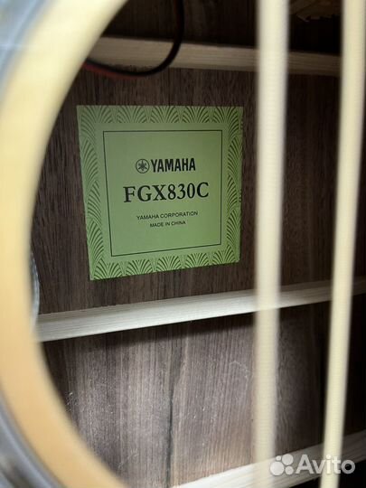 Электро акустическая гитара Yamaha FGX830C