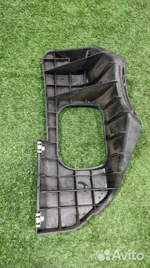 Кронштейн бампера переднего правый Lexus RX400H 2