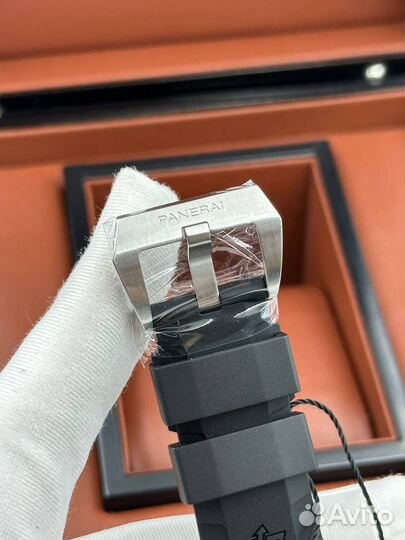 Часы Panerai Submersible White Dial PAM02223