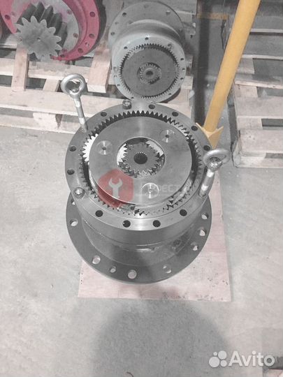 Поворотный редуктор 296-6249