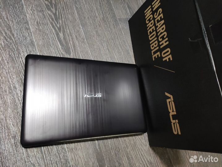Ноутбук Asus Шустрый AMD A6-9225 3.0Ghz SSD 256GB