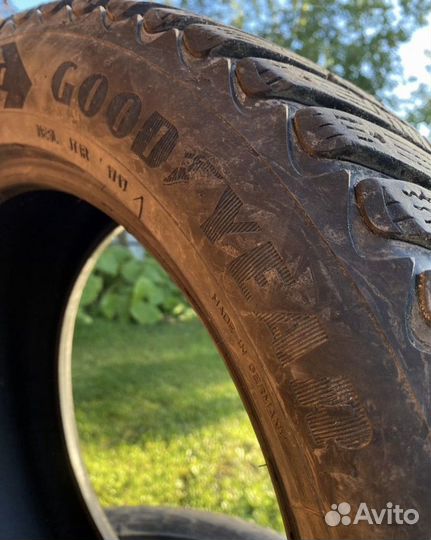 Goodyear UltraGrip Ice Arctic SUV 225/55 R18 102T