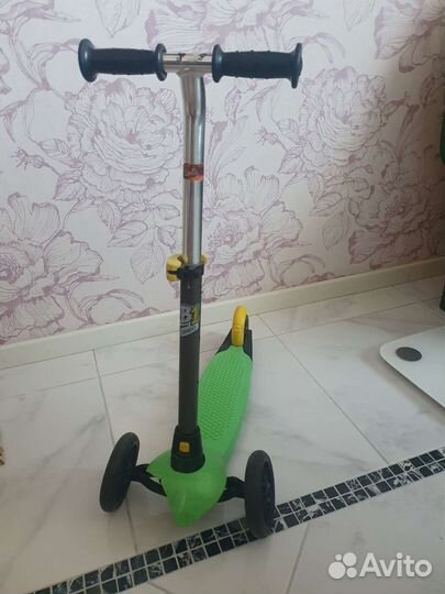 Самокат детский трехколесный