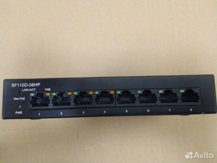 Коммутатор Cisco SF110D-08HP
