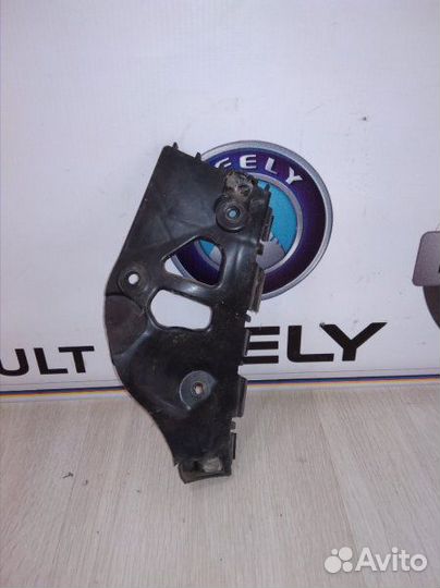 Кронштейн крепление бампера Renault sandero Лев