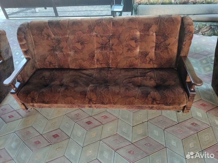 Диван книжка раскладной б/у и 2 кресла б/у