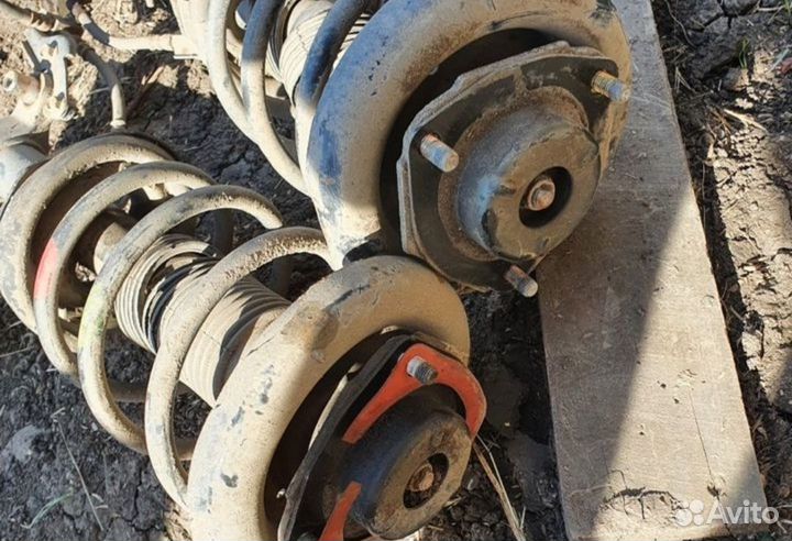 Стойки передние премера п12