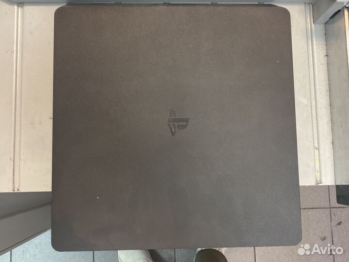 PS 4 slim
