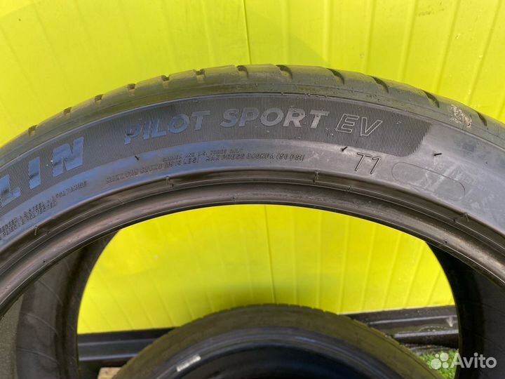 Michelin Pilot Sport EV 255/40 R20 и 285/35 R20