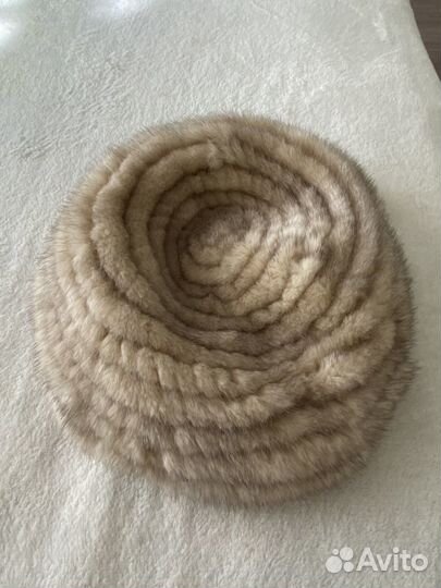 Берет из норки