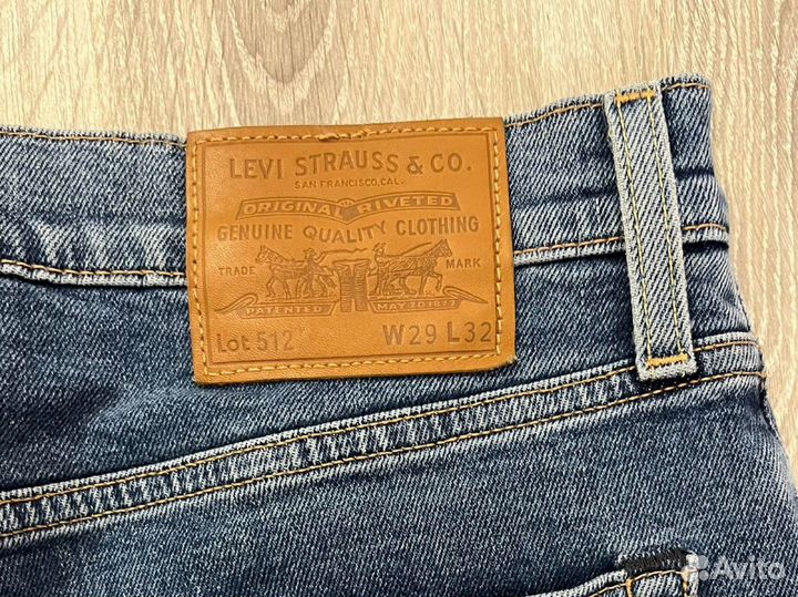 Джинсы Levis