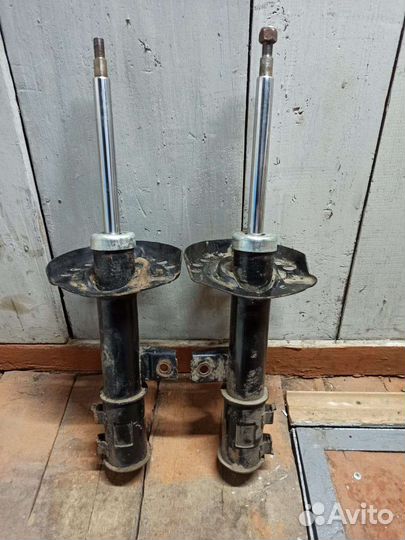 Передние амортизаторы Kia ceed 1 рестайлинг