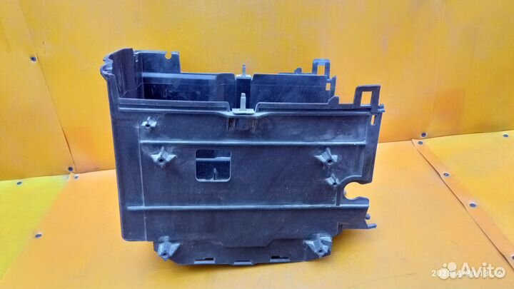 Кожух акб для Mazda 3 2003-2009