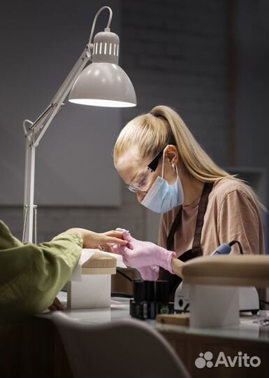 Мастер маникюра