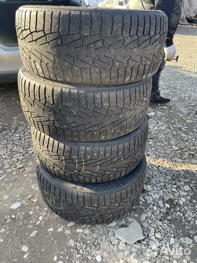 Nokian Tyres Hakkapeliitta 7 SUV 275/45 R20 75T