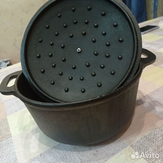 Чугунная кастрюля, казан