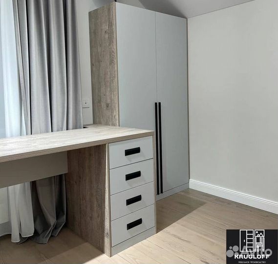 Шкаф с рабочей зоной на заказ