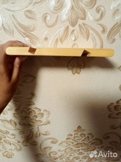 Подставка под телефон из дерева