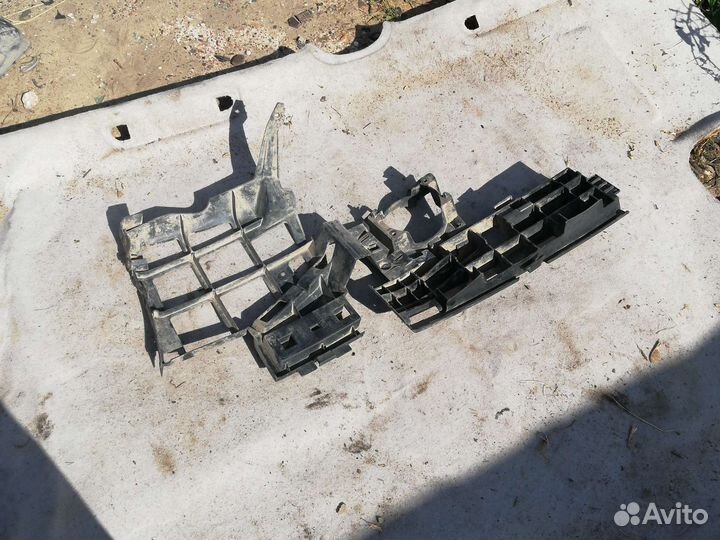 Кронштейн бампера переднего Рено Меган 2