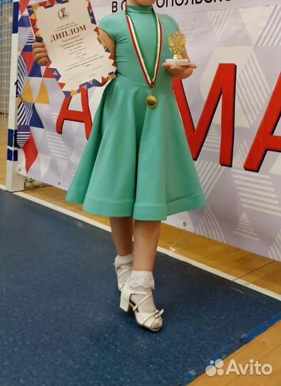 Турнирное платье 128