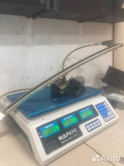 Стеклоподъемник электрический передний правый