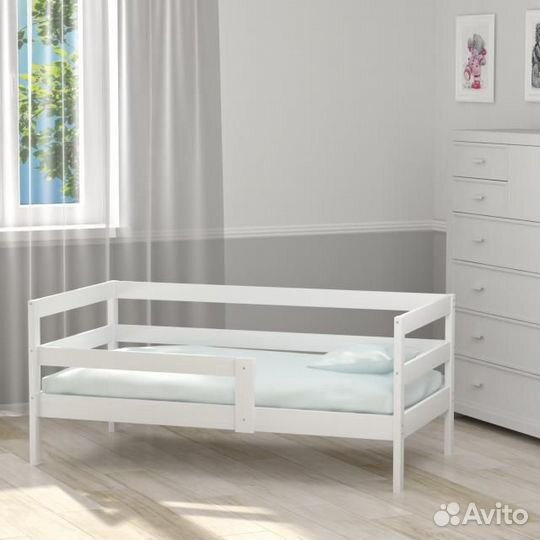 Детская кровать из массива