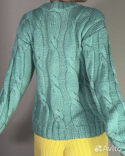 Свитер ручной работы