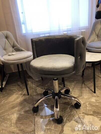 Стул кресло на колесиках