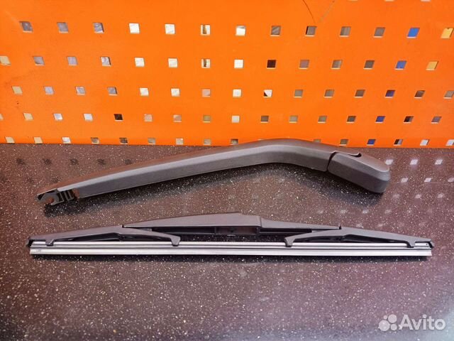 Поводок дворника Toyota jaris