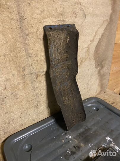 Подкрылок Иж