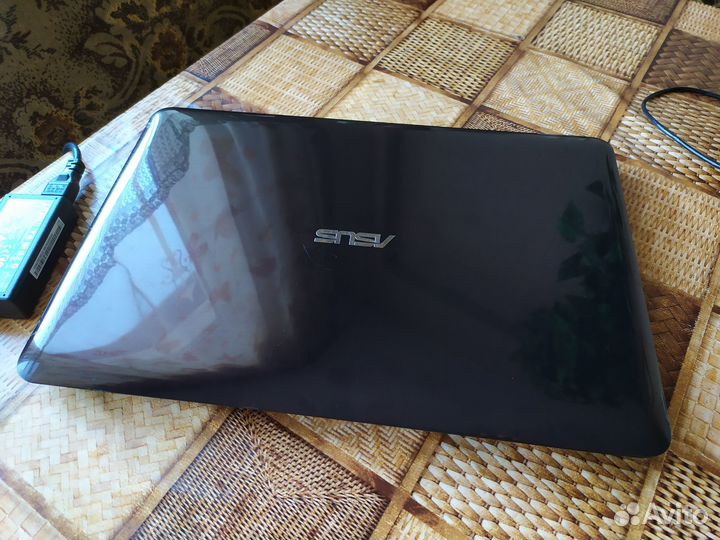 Ноутбук asus x556u