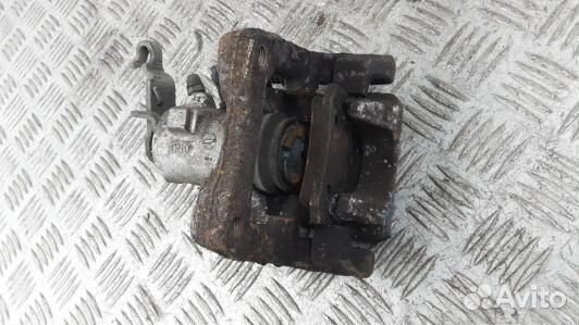 Суппорт тормозной задний правый volkswagen golf 6