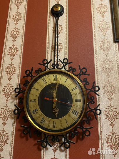 Часы янтарь