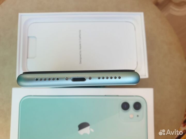iPhone 11, 64 ГБ