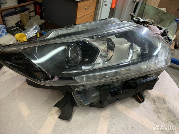 Фара левая ниссан экстреил 26060-4CC6C
