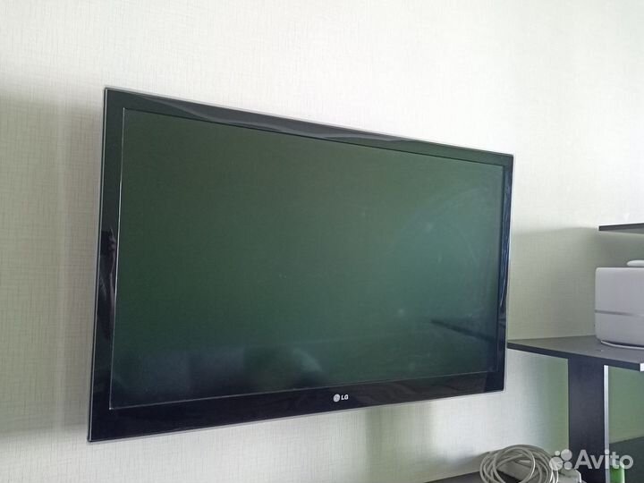 Телевизор LG 42 диагональ