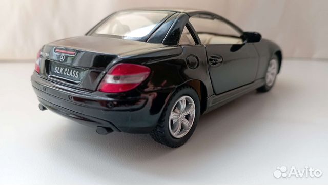 Машинка Mercedes-Benz SLK 1/32