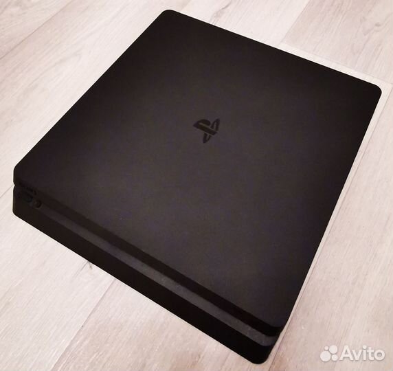 Sony PS4 Slim 1tb / 3 геймпада / много игр