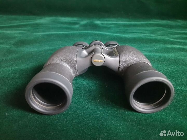 Бинокль Nikon 10x42 SE