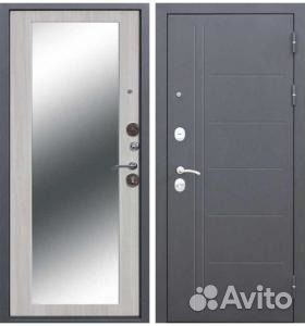 Входная дверь с зеркалом зеркало