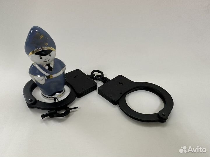Наручники черные новые в комплекте 1 ключ (брс)