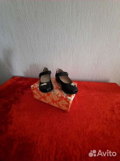 Туфли для девочки 29размер