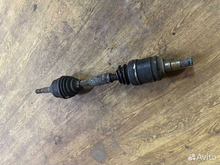 Полуось передняя левая 4342021050 Toyota Avensis 1