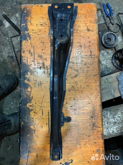 Продольная балка mitsubushi lancer 10