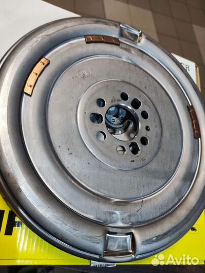 Маховик двухмассовый Luk 1.2 - 1.6 415068209