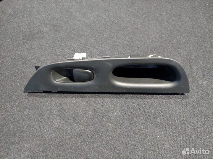 Блок управления стеклами задний левый Nissan